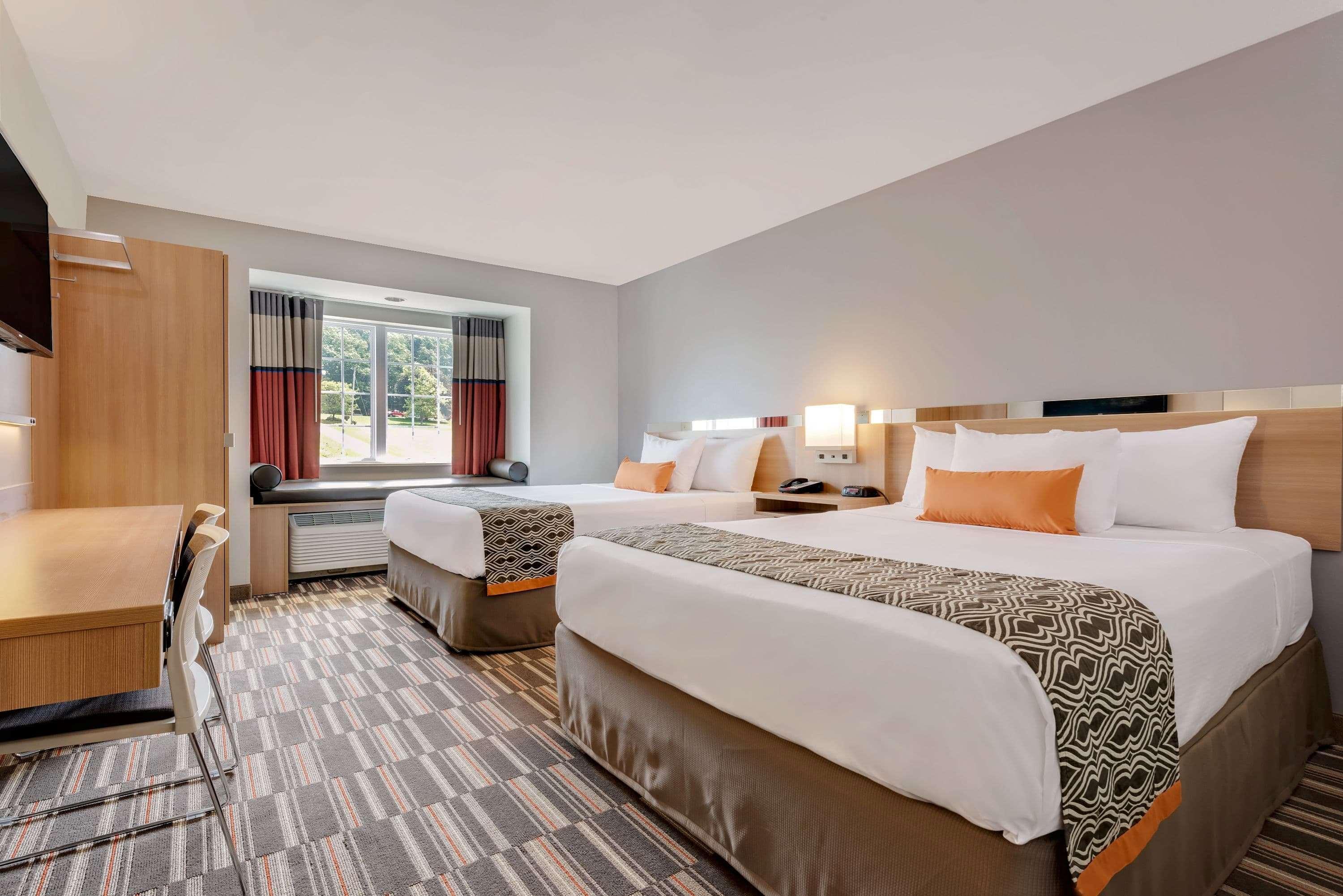 Microtel Inn & Suites By Wyndham Кларион Экстерьер фото