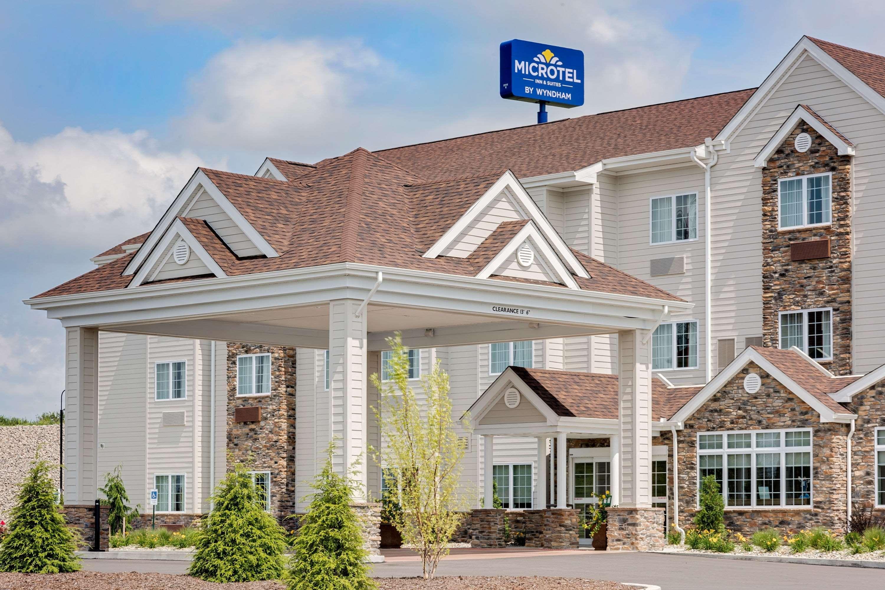 Microtel Inn & Suites By Wyndham Кларион Экстерьер фото