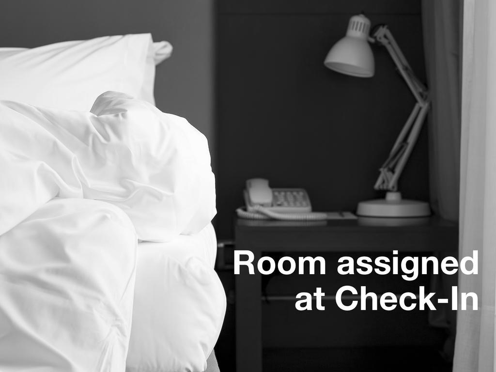 Microtel Inn & Suites By Wyndham Кларион Экстерьер фото