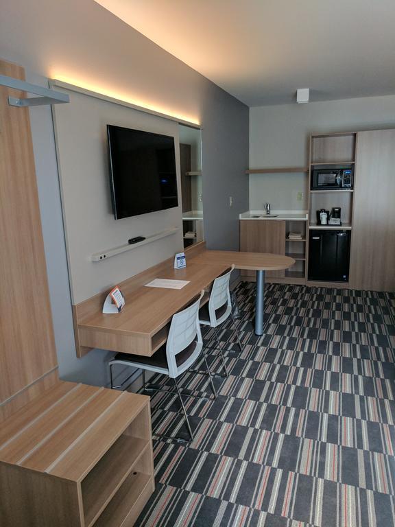 Microtel Inn & Suites By Wyndham Кларион Экстерьер фото