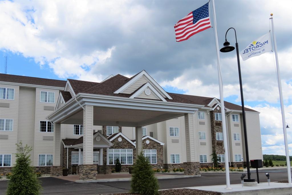 Microtel Inn & Suites By Wyndham Кларион Экстерьер фото