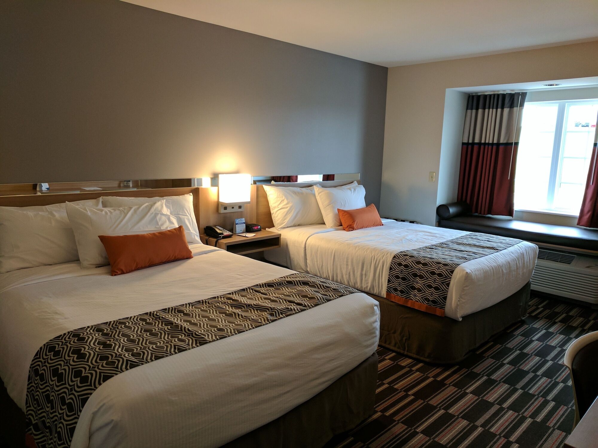 Microtel Inn & Suites By Wyndham Кларион Экстерьер фото